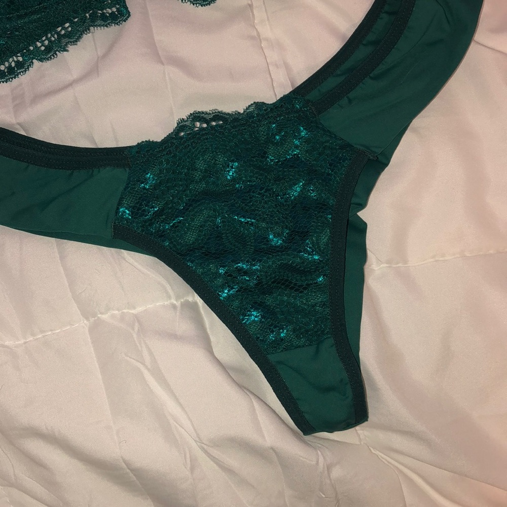 intimates - Picture 3 of 4